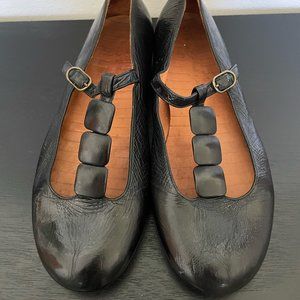 VINTAGE Chie Mihara - Lumi T-Strap Mary Jane Flat